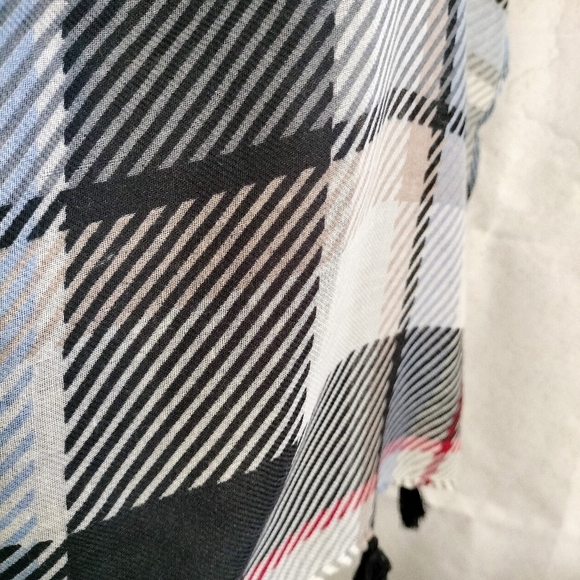 NWT Vera Bradley Scarf Rectangle Oblong Perfectly Plaid Tassel - Picture 3 of 9